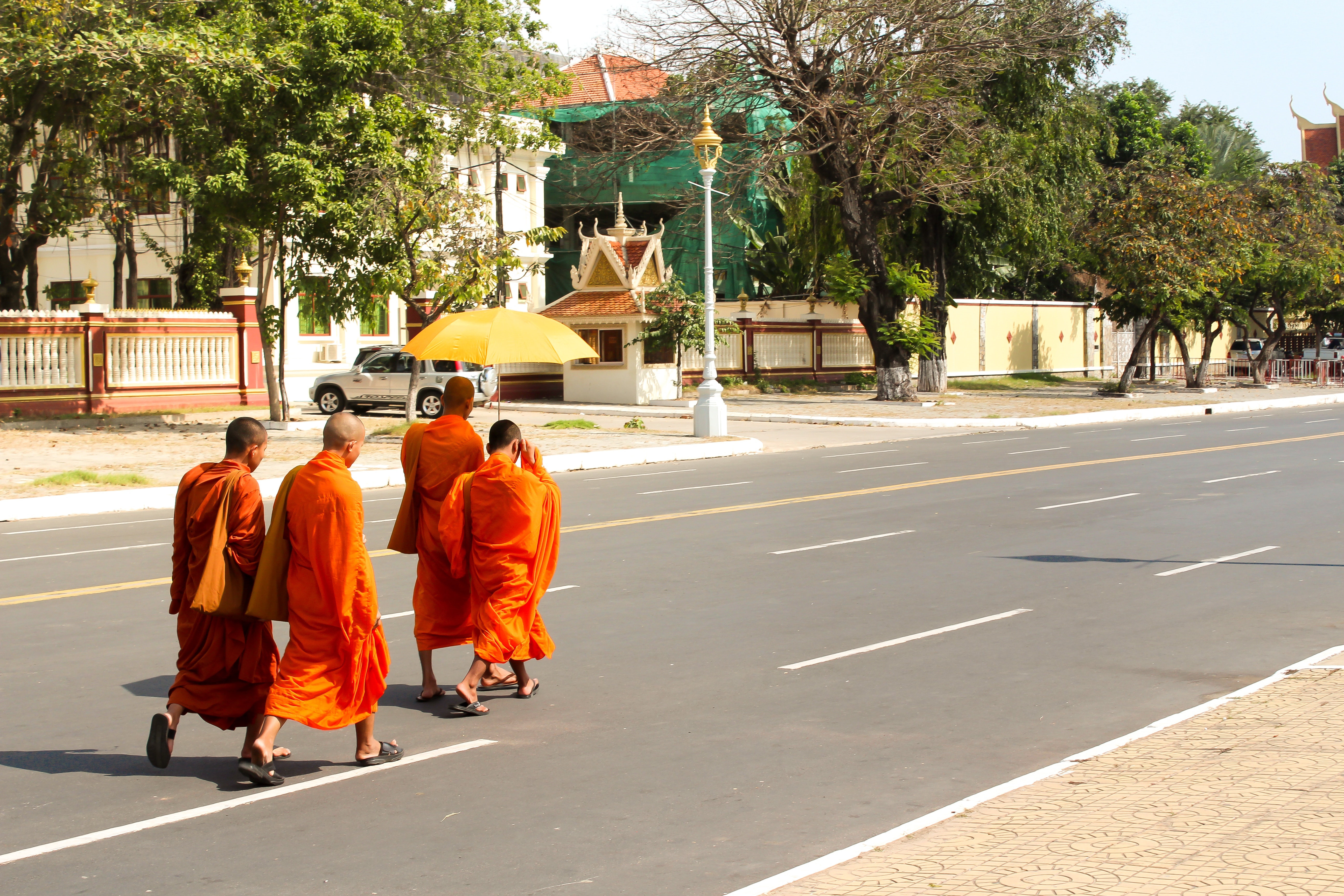 เกาะชายผ้าเหลืองขึ้นสวรรค์