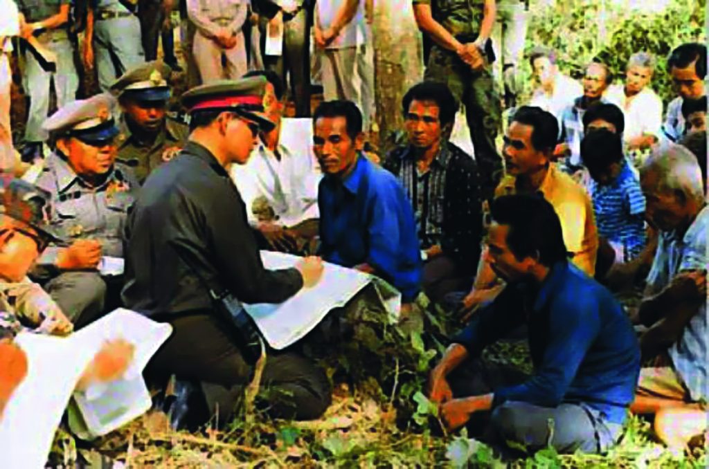 ปรัชญาเศรษฐกิจพอเพียง, พ่อของแผ่นดิน, ในหลวง, ในหลวงรัชกาลที่ 9, พ่อ