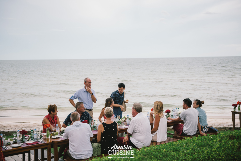 DINE ALONG THE BEACH