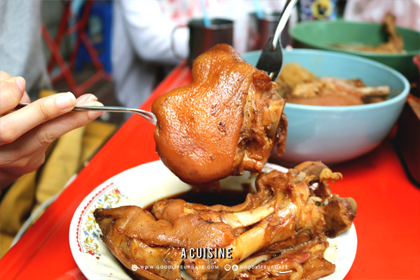 ก๋วยเตี๋ยวเป็ดขาหมู-เจ๊พร-ก๋วยเตี๋ยว-บางรัก-เจริญกรุง-ร้านอาหาร