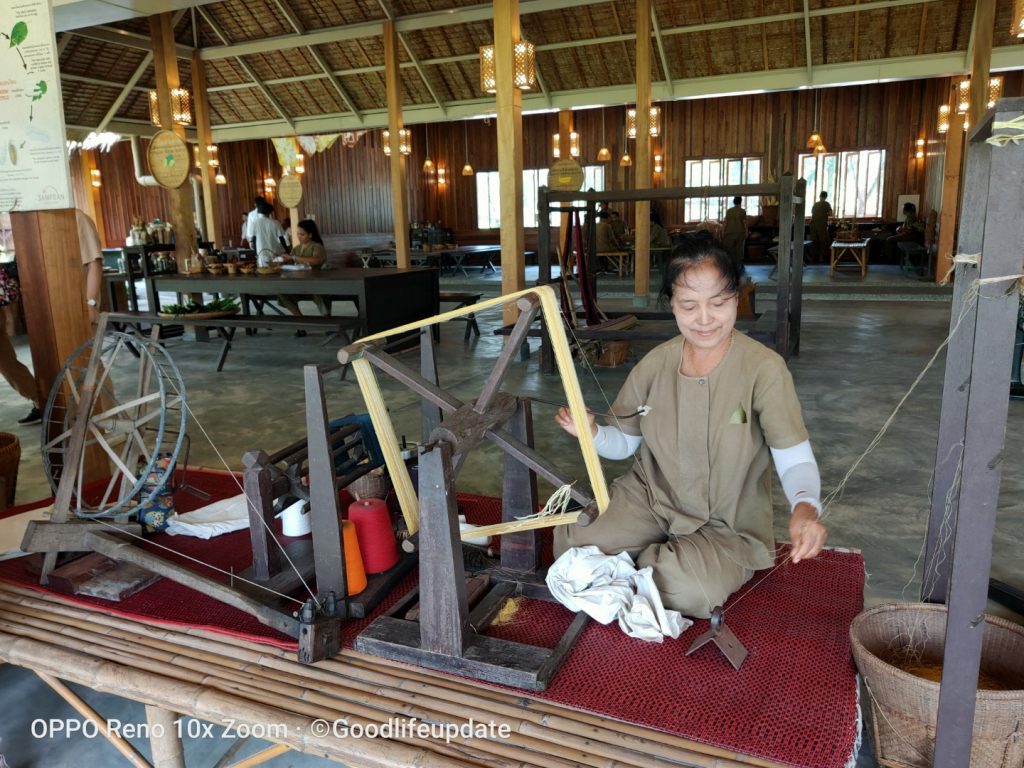 นั่งรถไฟไปนครชัยศรี สวนสามพราน นครปฐม รีวิวท่องเที่ยว สถานที่ท่องเที่ยว