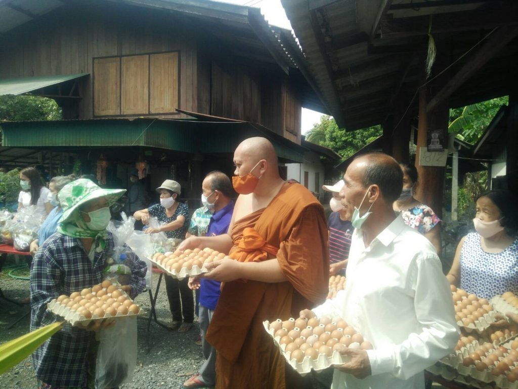 พระสงฆ์วัดแม่ป่าข่า